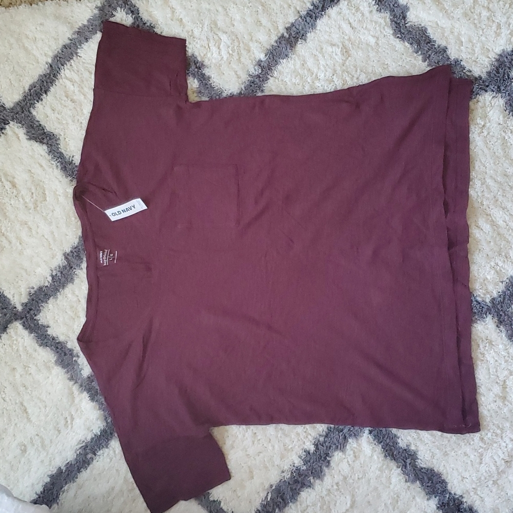Old Navy maroon boyfriend tee